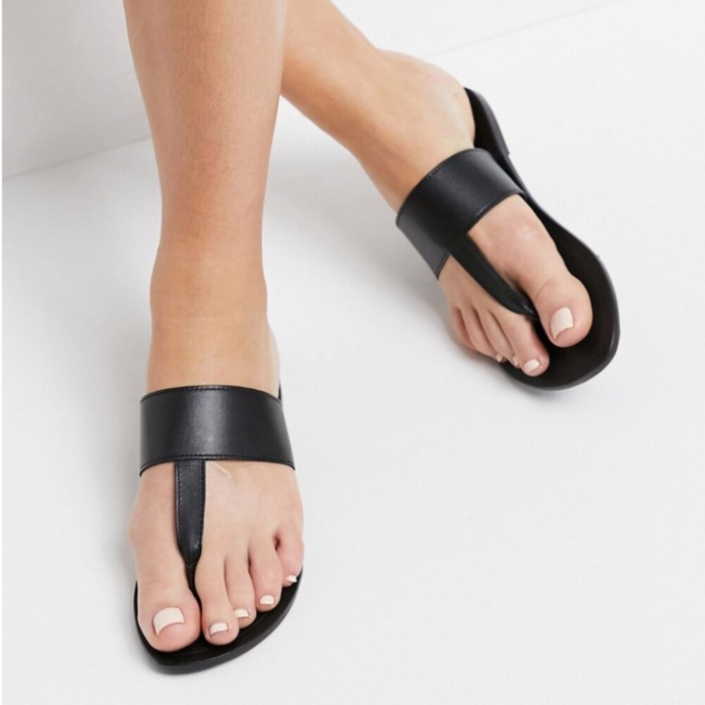 EUC - ASOS Design Function Genuine Leather Toe Thong Sandals - Black - Size 7.5